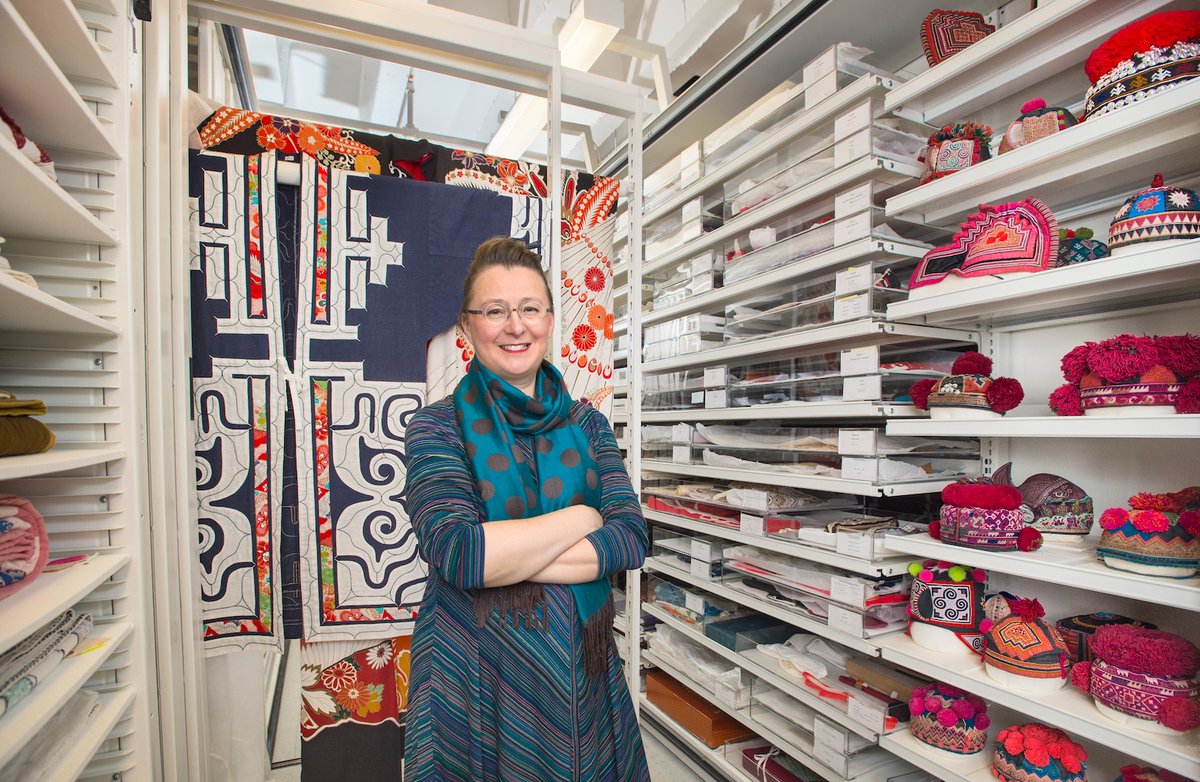 Can hemlines predict the economy? 🤔 Human Ecology's Anne Bissonnette, dress historian, explores this century-old theory. Get ready for some stylish insights! #FashionAnalysis #EconomicTrends #UAlberta

cbc.ca/listen/live-ra…