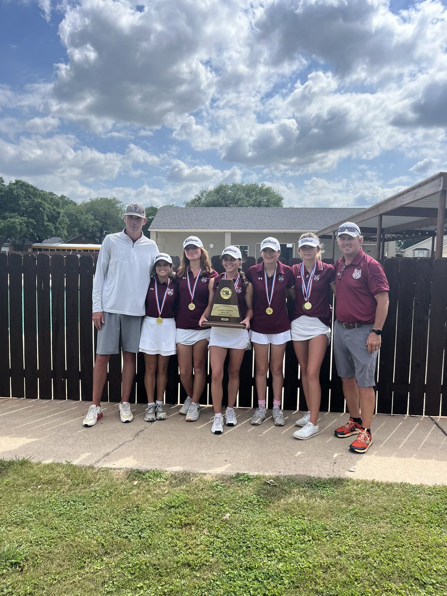GolfDavenport's tweet photo. Lady Wolves are your Regional Champions! Molly Woods is the individual Regional Champion. Riley White finished as 3rd medalist. Alana Vazquez finished 12th. Evie Lonsberry was 41'st and Paige Schrantz was 50th out of 94 golfers. Great team effort! Next up State! @BuildThePack https://t.co/KcSkqxVoiR