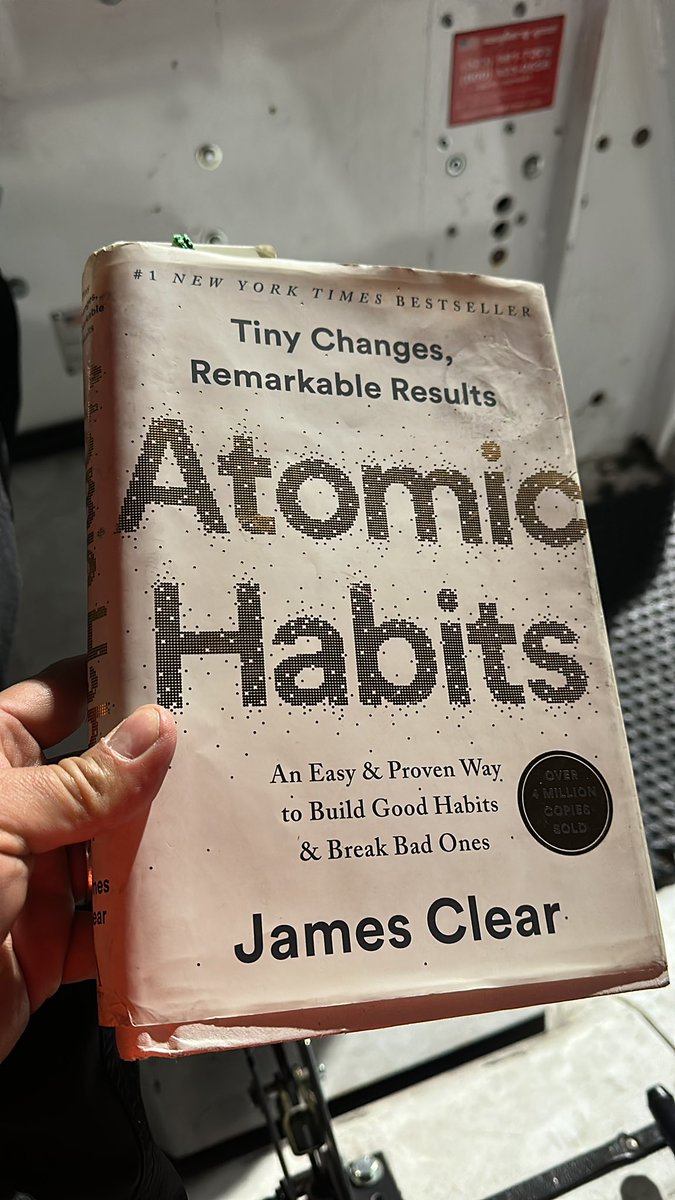 imjos88's tweet photo. Starting my reading habit 🥲 https://t.co/VkgnAWbVPD