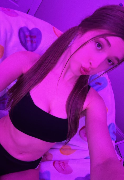 Watch 🎀Vanessa Taylor🎀's leaked NSFW photo on TwXstars