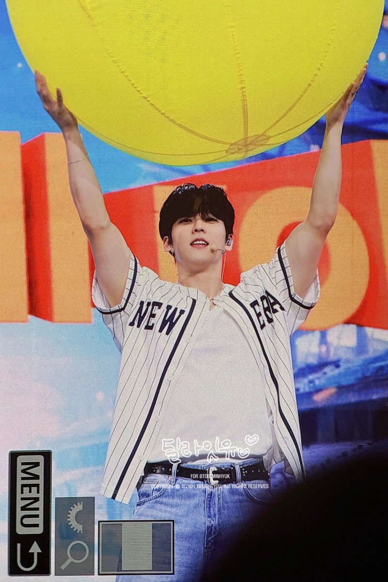 btob_closet_'s tweet photo. ♡ 250412 서은광 이민혁 대만 멜림픽 옷 정보 ♡

제품명 : 메쉬 베이스볼 저지 스트라이프
브랜드 : NEW ERA
가격: 89,000원
구매 사이트: https://t.co/6cDr6P6QqF
📸: @ LASTPANG_SEK / @ 2MH_DelightYou 님💙 https://t.co/2Ssa1JHqVy