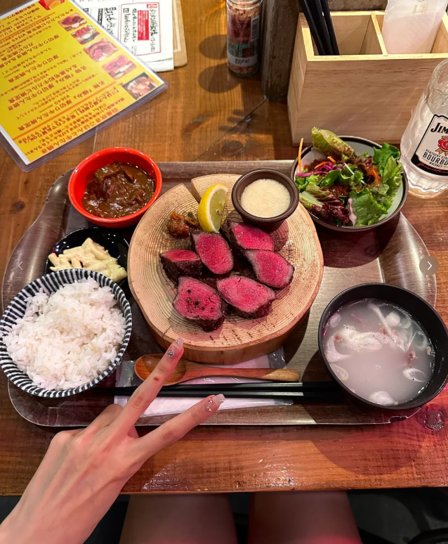 SimreSimre97's tweet image. 人間の花火の気,最も凡人の心を撫でます