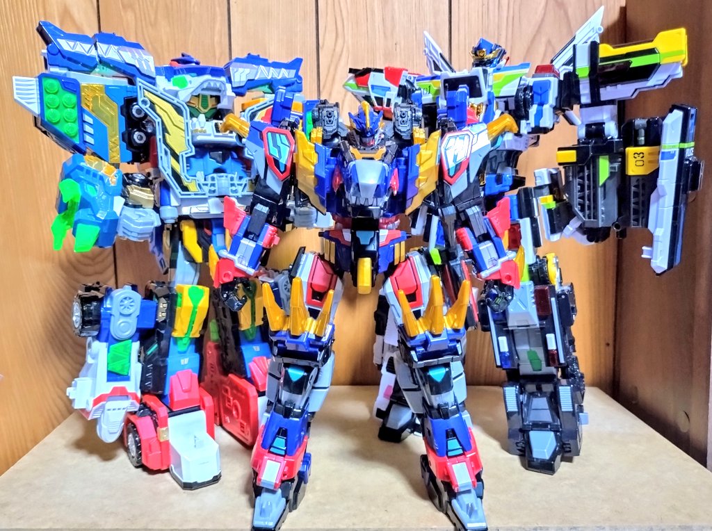 ジャスティスタイタンとボルトレジェンドキングVとレックスカイザーを