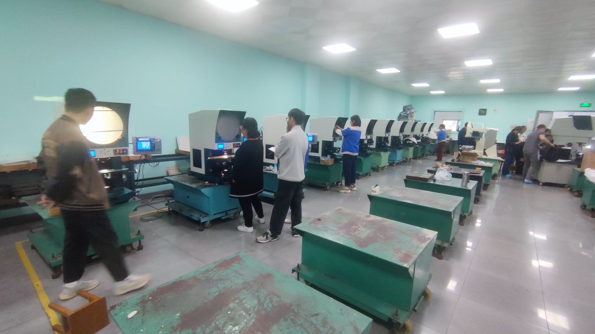 Susan_HYS's tweet image. ✅ Full-range optical projectors:
Vertical &amp;amp; horizontal models available
✅ Multiple screen sizes:
Φ300/400/600/800/1200mm
Perfect for precision inspection needs!
Learn more: xyc-exp.com
#QualityControl #OpticalComparator #Metrology #OpticalMeasurement #2DMeasurement