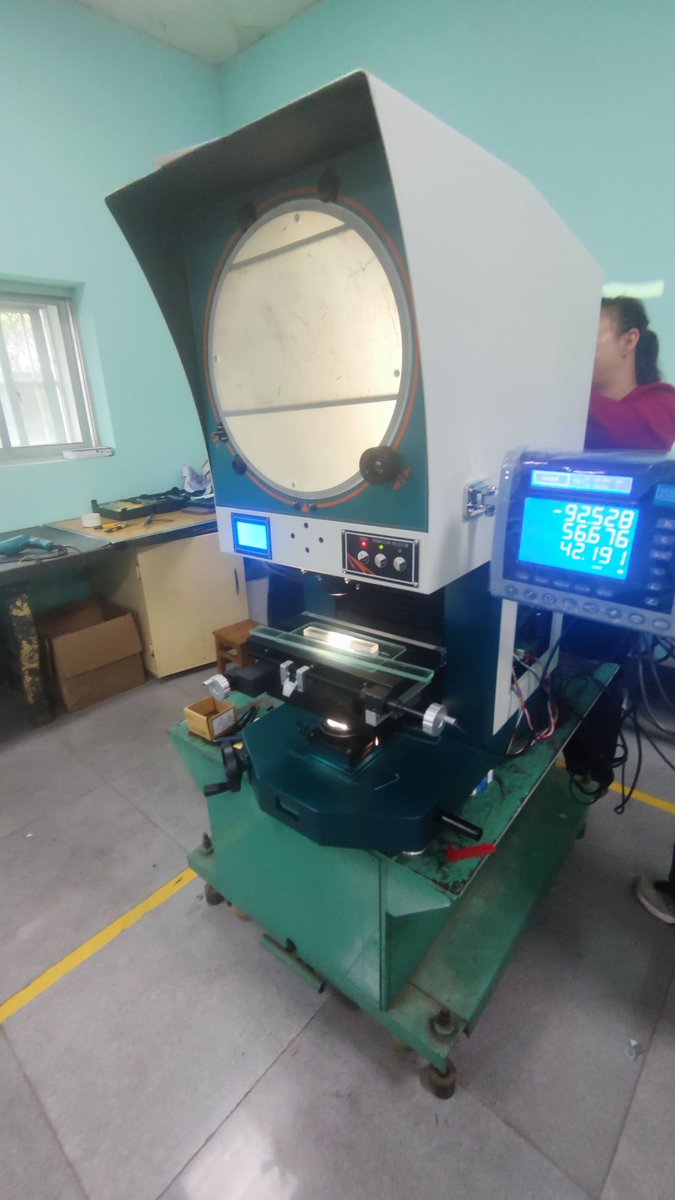 Susan_HYS's tweet image. ✅ Full-range optical projectors:
Vertical &amp;amp; horizontal models available
✅ Multiple screen sizes:
Φ300/400/600/800/1200mm
Perfect for precision inspection needs!
Learn more: xyc-exp.com
#QualityControl #OpticalComparator #Metrology #OpticalMeasurement #2DMeasurement