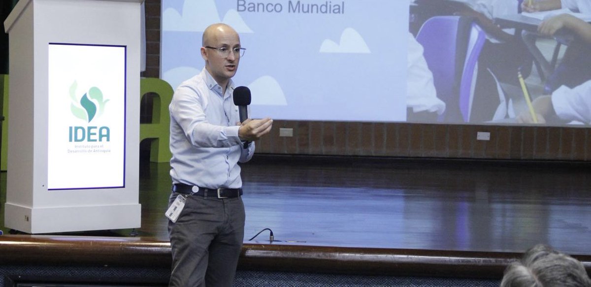 Hace unos días tuvimos el gusto de compartir con Norbert Schady (Economista Jefe de Desarrollo Humano de The World Bank) varias sesiones de trabajo sobre aprendizajes fundamentales y capital humano en Antioquia.

linkedin.com/posts/camiloam…