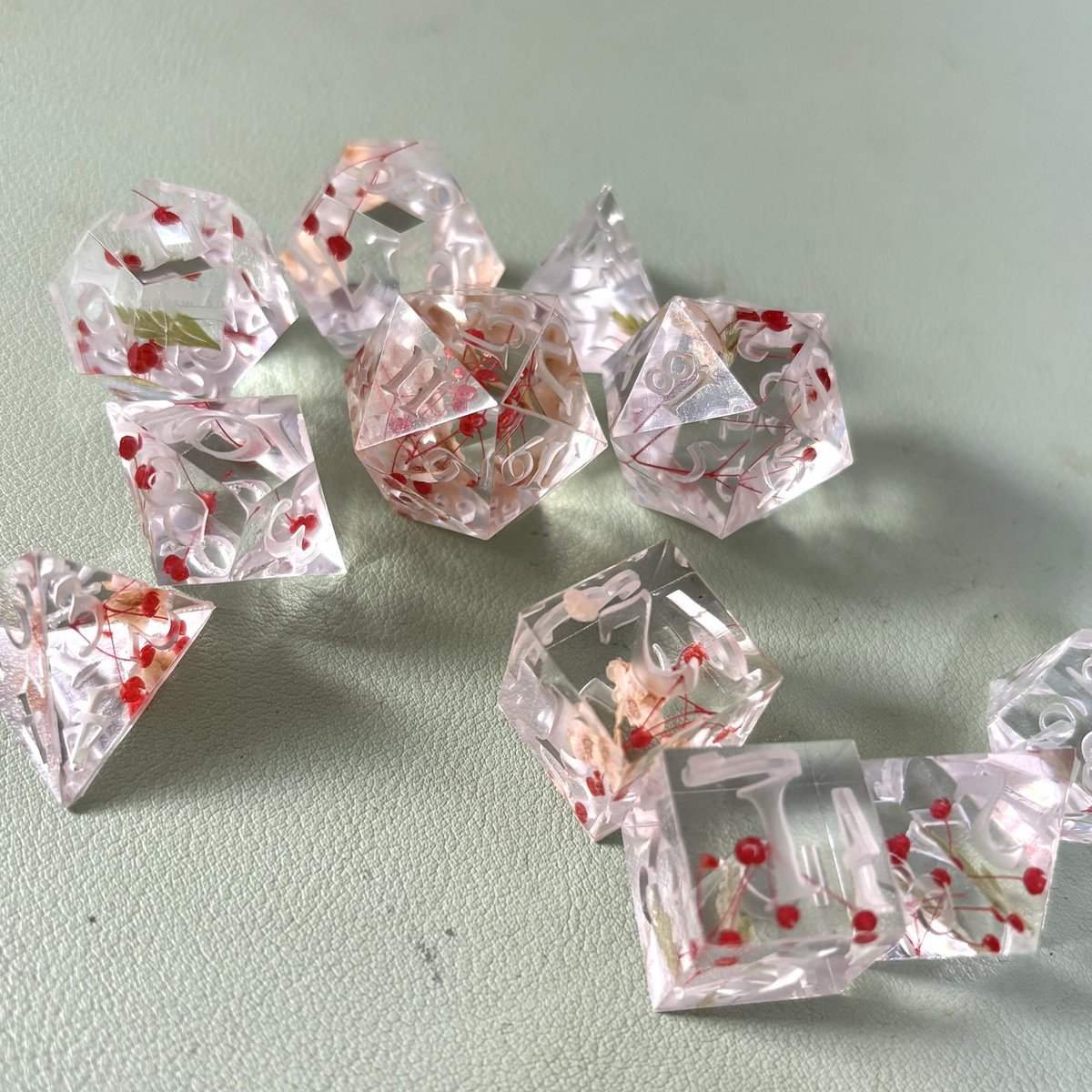 레진 다이스 오늘 탈형한거✨