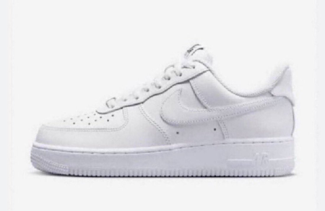 bilgibilgi_1's tweet photo. Nike indirimi 

Tüm ürünlerde %35 indirim 

Link: https://t.co/ngrqXTDrDD

#isbirligi https://t.co/k3bVdX0eKo