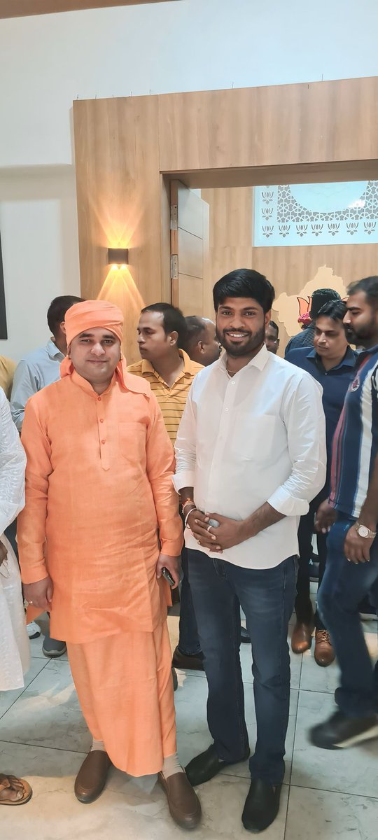 तिजारा विधायक महंत बालकनाथ योगी जी को जन्मदिन की हार्दिक बधाई एवं शुभकामनाएँ।

प्रभु श्रीराम जी से आपके उत्तम स्वास्थ्य, सुदीर्घ एवं सुयशपूर्ण जीवन की कामना करता हूँ।

<a href="/MahantBalaknath/">Yogi Balaknath (मोदी का परिवार)</a> <a href="/BJP4Rajasthan/">BJP Rajasthan</a>