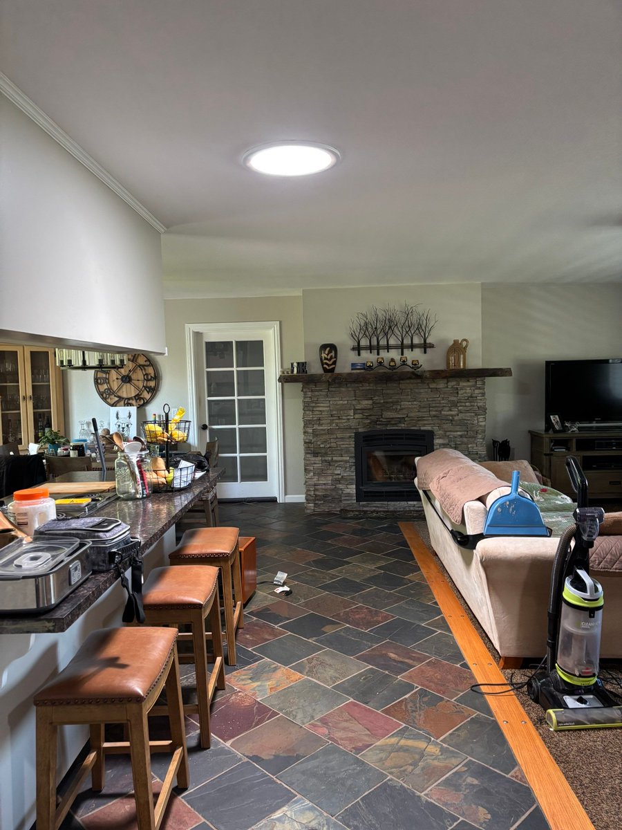 ThatsByers's tweet image. Bright idea 💡Get up to $200 off Solatube skylights + 50% off your 3rd during the Pre-Season Sale!
☀️ Add a solar night light &amp;amp; get a 30% federal tax credit too! Natural light never looked so smart.
👉 thatsbyers.com/solatube
#Solatube #SkylightSavings #ThatsByers