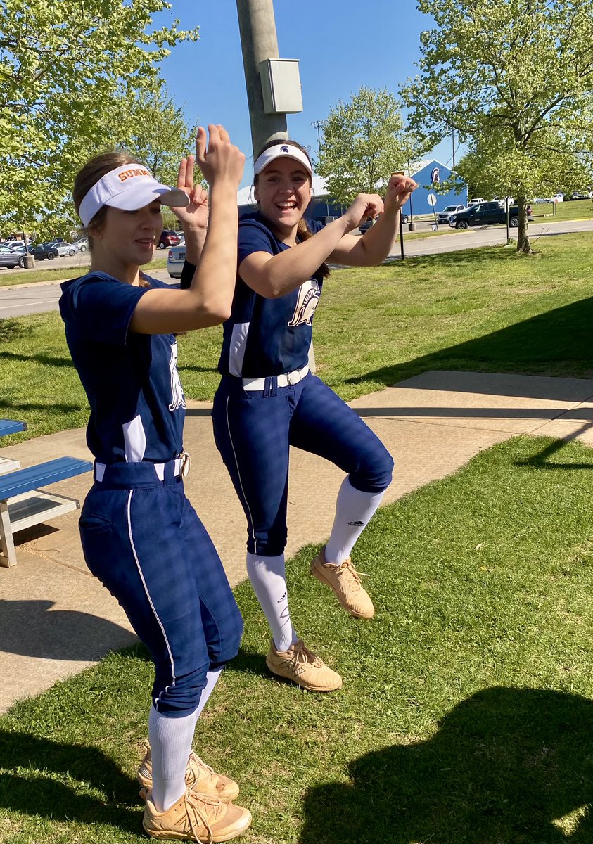 Summit Softball tweet media