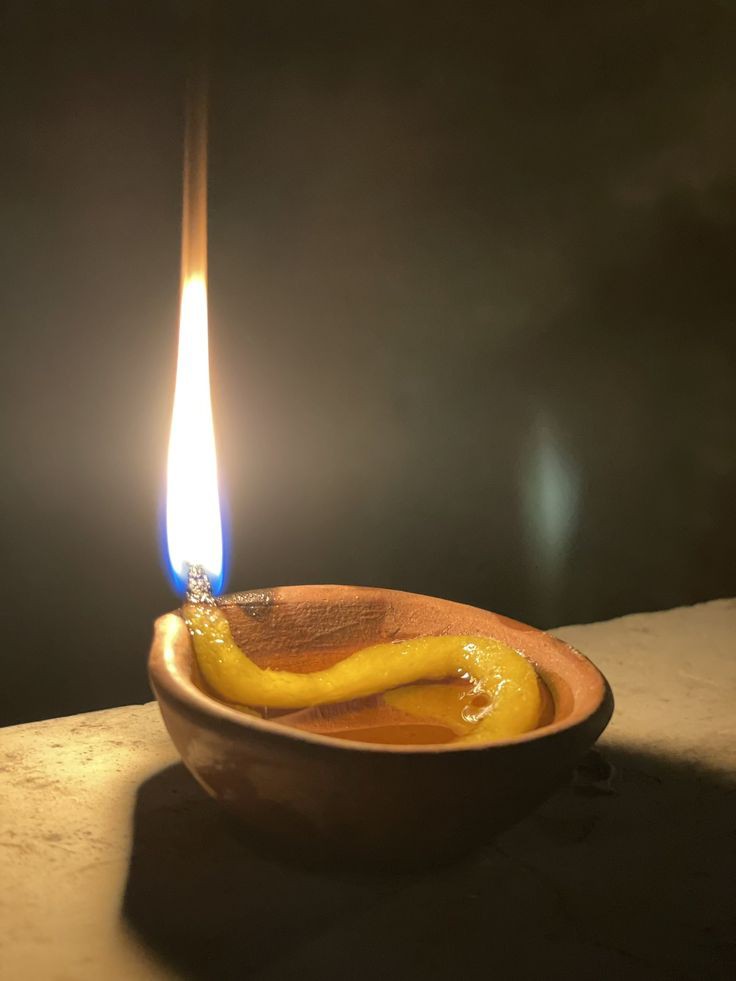 Manjot_educator's tweet photo. A #LightUpDiya is a symbol for the triumph of virtue over evil 
Diyas stands for purity and goodness. Lighting represents wisdom.Flame stand for F-Fixing Life &amp; air by
L-Lighting oil lamps
A-Aimed at
M-Making
E-Environment clean
Inspiration by Saint Dr MSG. https://t.co/WodetKZPQV