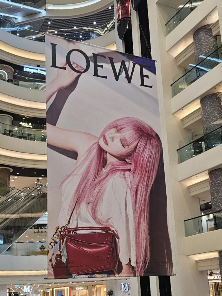 times square loewe