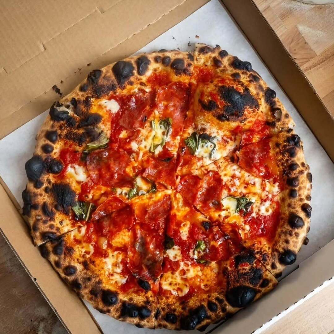 SauceeSicilian's tweet photo. You'll look at this pizza and say "you up" at 3 am!!
.
#Bussin #Smacks #PizzaLover #TripleD #DDD #WoodFiredPizza #NeapolitanPizza #FoodTruck #OKC #Pizza #Pasta #OKCFoodie #ItalianFood https://t.co/ZTRLjTcFvs