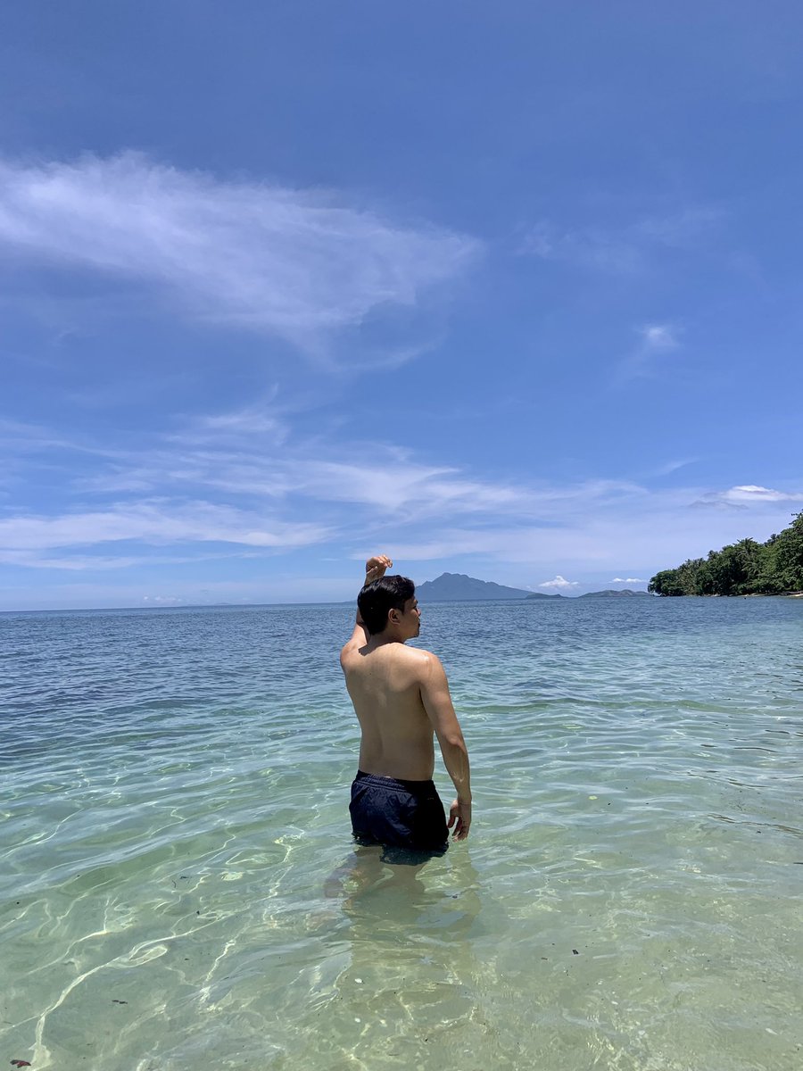 jlerry's tweet photo. will melt in 321 🫠 #summer #summer2025 https://t.co/BrH7fvpnEE