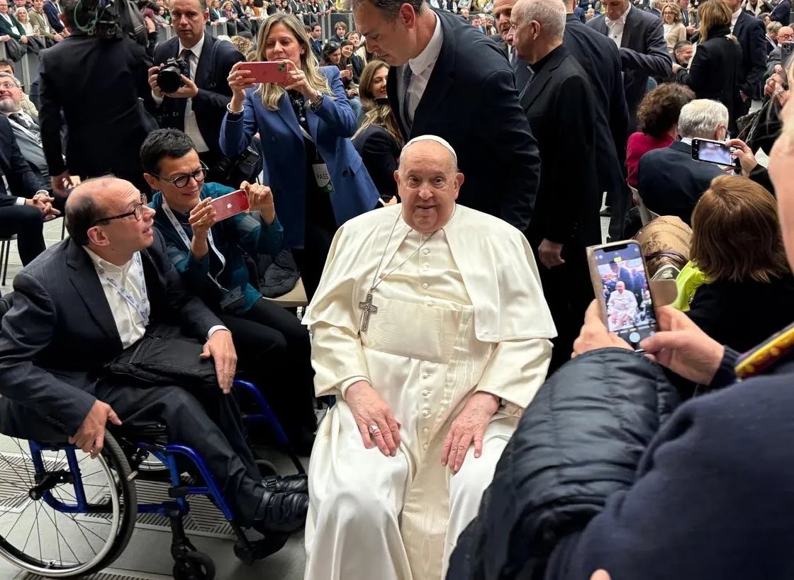 Did The Pope Die? tweet media