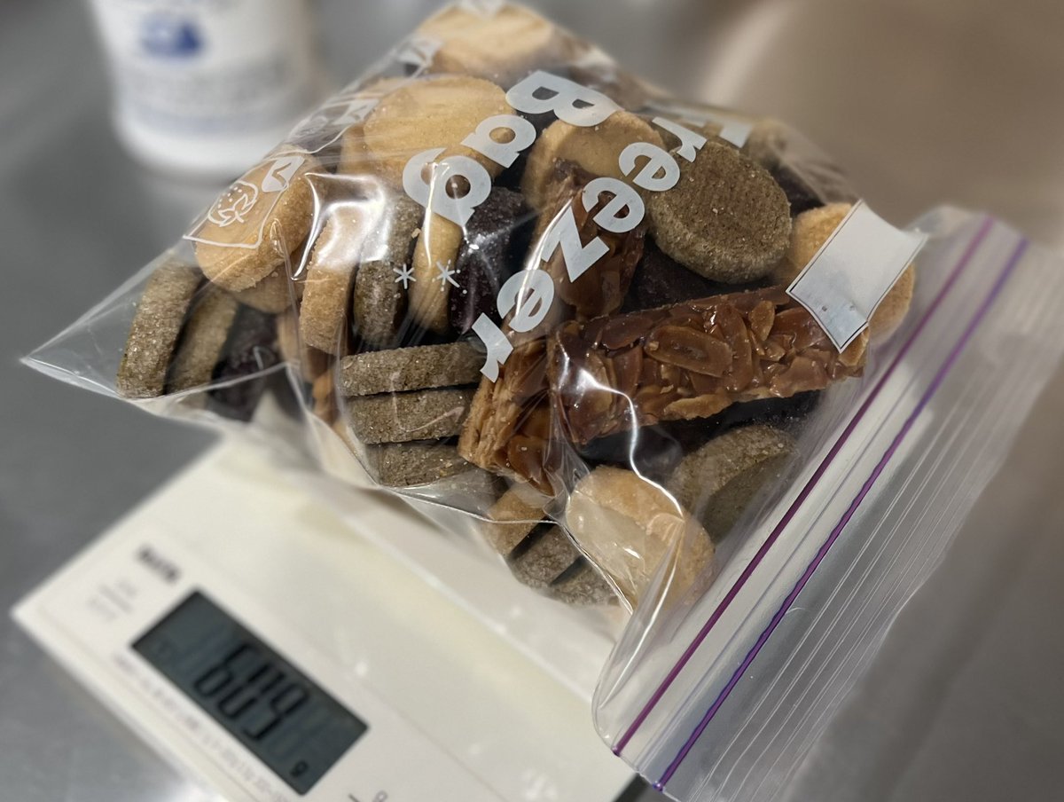 半端にあまったクッキーや
端っこ等のクッキーを
食べて頂ける方を募集します🙇‍♀️

・フォロー&amp;リポスト
・締切 4/18

※アレルギーのない方

※ジップロックに詰めて送らせて頂きます。
送料負担お願いします🙇‍♀️

※今月中に食べれるぜー！
って方ぜひよろしくお願いします🍪