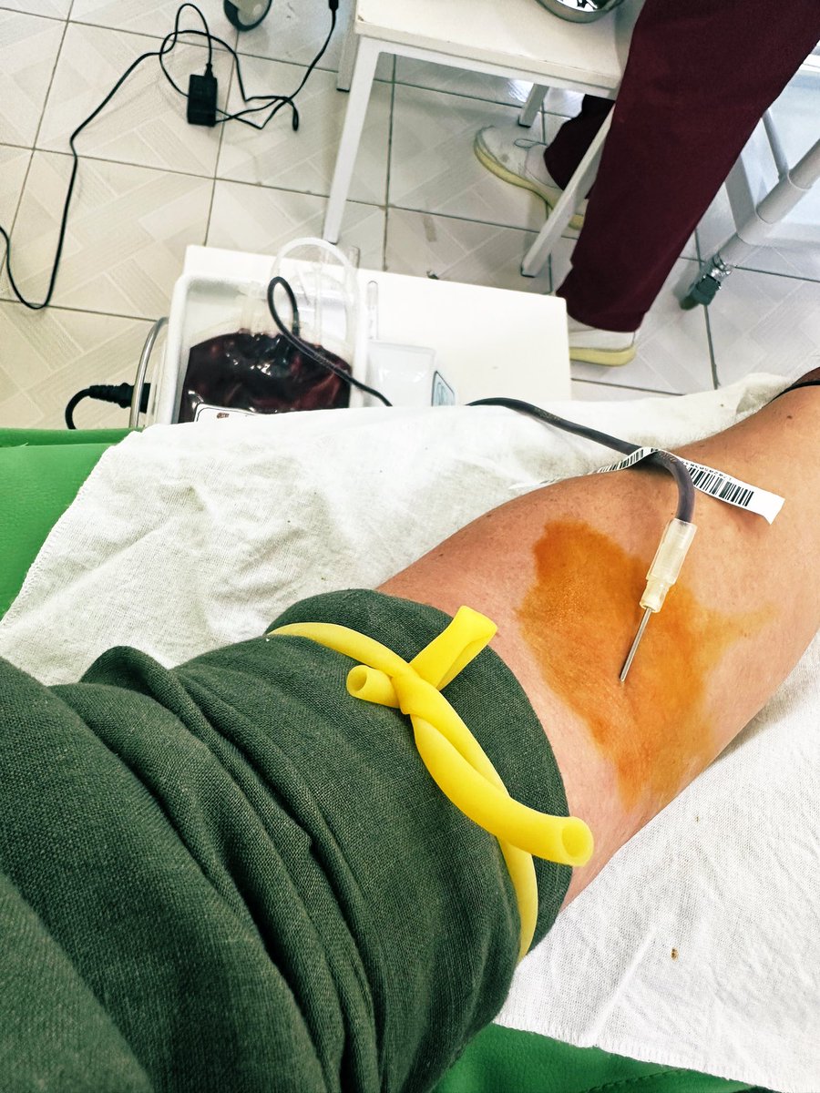 1 ч гэсэн хүнд тус болог ээ! Миний цус IY AB буюу нийт цусны санд 3% л эзэлдэг ховор бүлэг учраас эрэлт их байдгийг сүүлд мэдээд давтамжаа бүр нэмсэн. Та бүхнийгээ ч бусдад амьдрал бэлэглэх үйлсэд уриалья!🩸❤️🫶