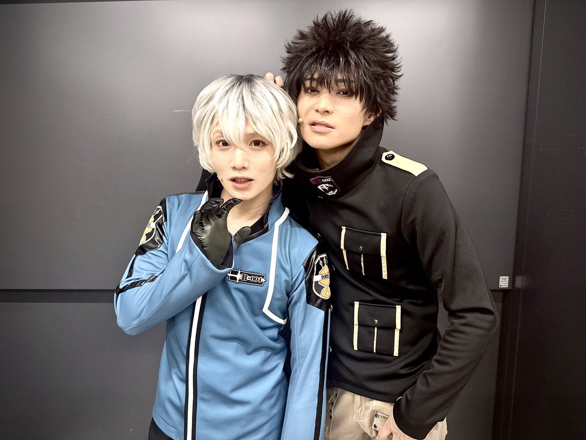 『ワールドトリガー the Stage』
B級ランク戦最終決戦編

5公演目が無事に終了しました。
ご来場いただいた皆様、誠にありがとうございました。

空閑遊真役のうえちゃんこと植田圭輔くんと。
最高のライバル！

そりゃ影浦も遊真のこと気に入っちゃうよね。
#ワーステ