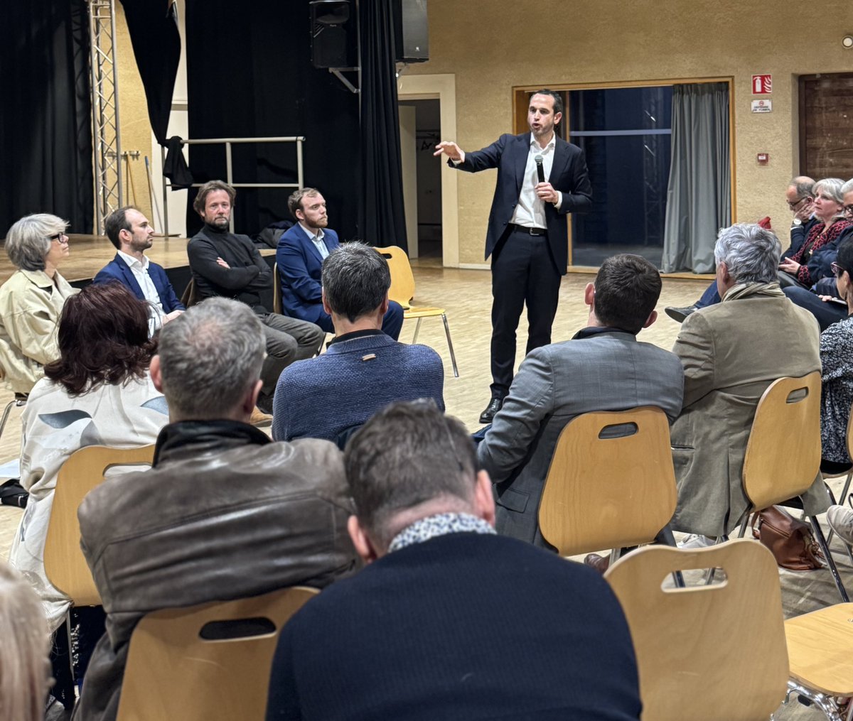 Pierre Jouvet (@pjouvet) on Twitter photo Hier soir, dans le <a href="/PSVienne/">Parti Socialiste 86</a>, j’ai eu le plaisir de présenter notre contribution le <a href="/coeurdelagauche/">Le Coeur de la gauche !</a>.
Avec <a href="/faureolivier/">Olivier Faure</a>, nous voulons un <a href="/partisocialiste/">Parti socialiste</a> fort, central et ouvert pour que la gauche reparte à la conquête des cœurs des Français-es.
Rendez-vous ce soir à Bordeaux ! Hier soir, dans le <a href="/PSVienne/">Parti Socialiste 86</a>, j’ai eu le plaisir de présenter notre contribution le <a href="/coeurdelagauche/">Le Coeur de la gauche !</a>.
Avec <a href="/faureolivier/">Olivier Faure</a>, nous voulons un <a href="/partisocialiste/">Parti socialiste</a> fort, central et ouvert pour que la gauche reparte à la conquête des cœurs des Français-es.
Rendez-vous ce soir à Bordeaux !