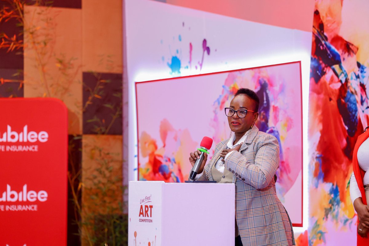 JubileeGroupKE's tweet photo. “As judges, we don’t just evaluate art—we experience. Art is fuel, and today, it’s lit a fire in all of us.” Live Free Art Competition Judges
#LiveFreeArtCompetition #JubileeLifeInsurance #FaidaElite https://t.co/fMkzhLnEdm