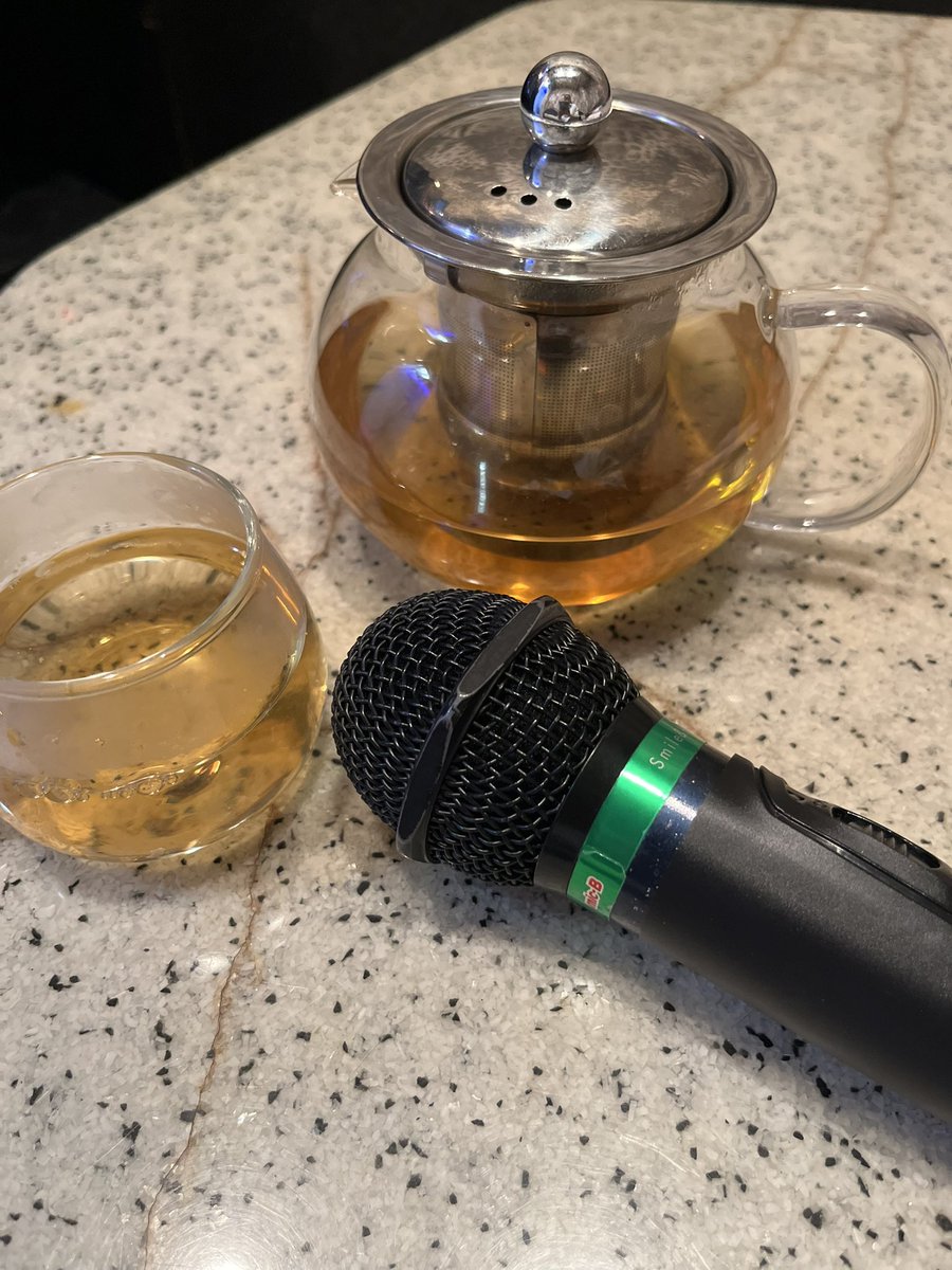 takegawamiko's tweet image. 番組収録からのデニーズでランチ🍽️
そして…自主練🎤😊🎶頑張りすぎずに
頑張る💪　＃竹川美子　＃海峡おんな船
＃デニーズランチ　#ヒトカラ　#自主練