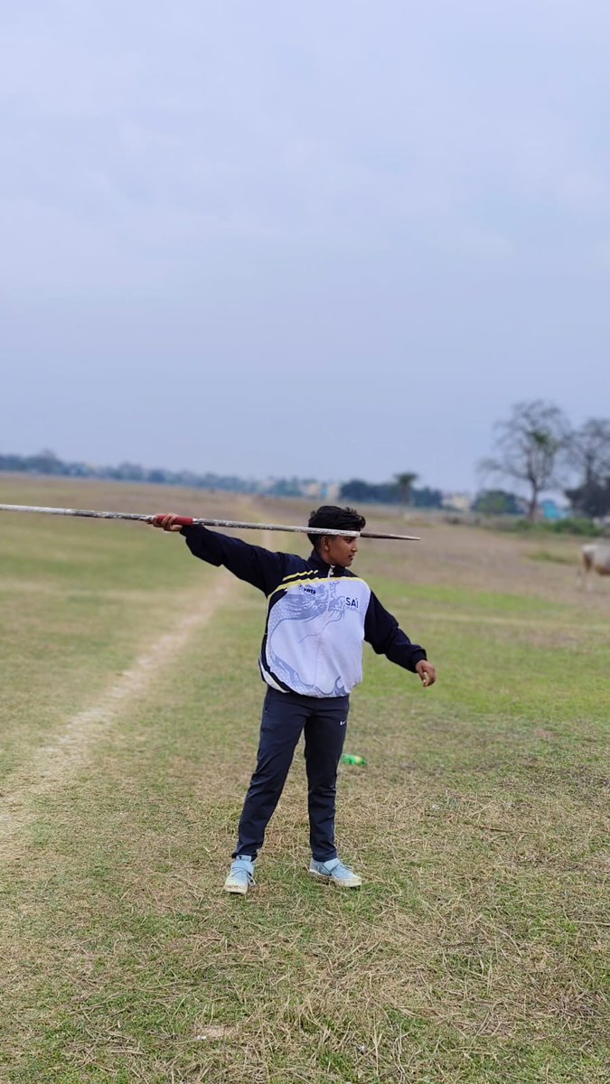 Avishek Roy (@tweet2avishek) on Twitter photo Sanjay Karmakar, a hawker at Malda station, saved from his limited earnings, borrowed money and shoes to support his daughter Misti's passion for #javelin . Today, 16-year-old Misti will represent India at Asian Youth Championship in Saudi Arabia.š#indianathletics <a href="/htTweets/">Hindustan Times</a> Sanjay Karmakar, a hawker at Malda station, saved from his limited earnings, borrowed money and shoes to support his daughter Misti's passion for #javelin . Today, 16-year-old Misti will represent India at Asian Youth Championship in Saudi Arabia.š#indianathletics <a href="/htTweets/">Hindustan Times</a>