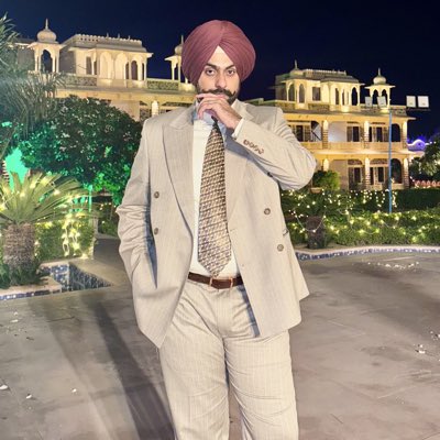 tejikharoud's tweet photo. #NewProfilePic https://t.co/tTSez5I30R