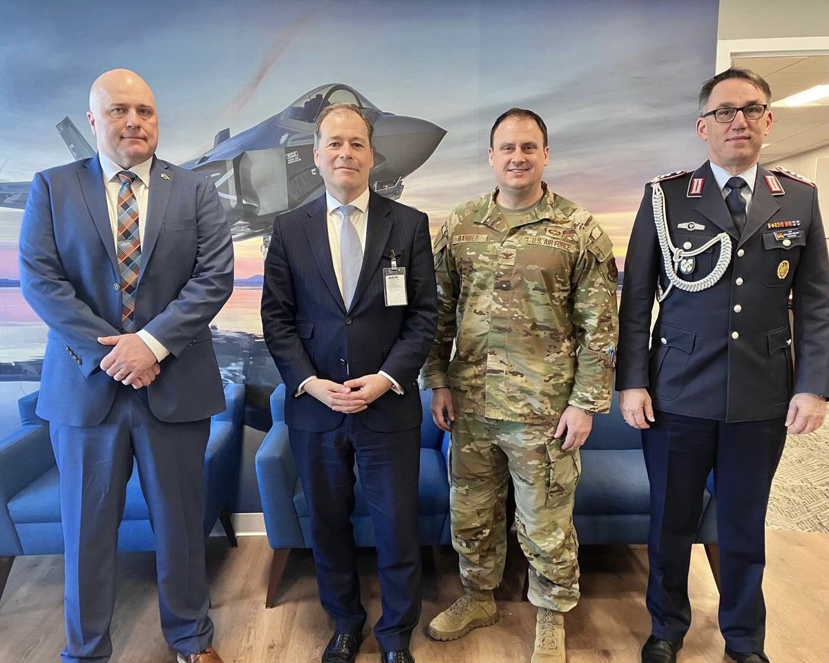 Gute Gespräche in Washington zur Zukunft des F35-Projekts in Weeze: Staatssekretär <a href="/markspeich/">markspeich</a> bei <a href="/DeptofDefense/">Department of Defense 🇺🇸</a>, <a href="/LockheedMartin/">Lockheed Martin</a> und <a href="/RheinmetallAG/">Rheinmetall</a>. #NRWUSA