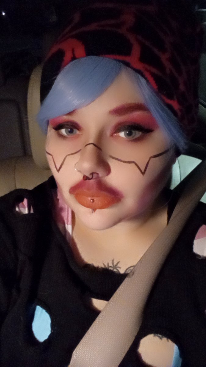 ElectricChrys's tweet photo. I am in love with my drag performances lately and my growth and I cant wait to see where I go. I also met someone, well, I knew him already but he and I rekindled and ended up in a relationship. We are taking things very slow as we are both victims of past abuse. https://t.co/jdWoPDgoYx