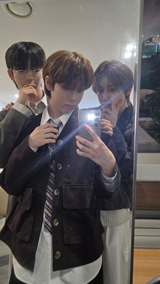 official_arrc's tweet photo. [#vitaminAndy]
we lookin aesthetic

#ARrC #아크
#ANDY #앤디 
#JIBEEN #지빈
#RIOTO #리오토 https://t.co/AoRnuHXCuz