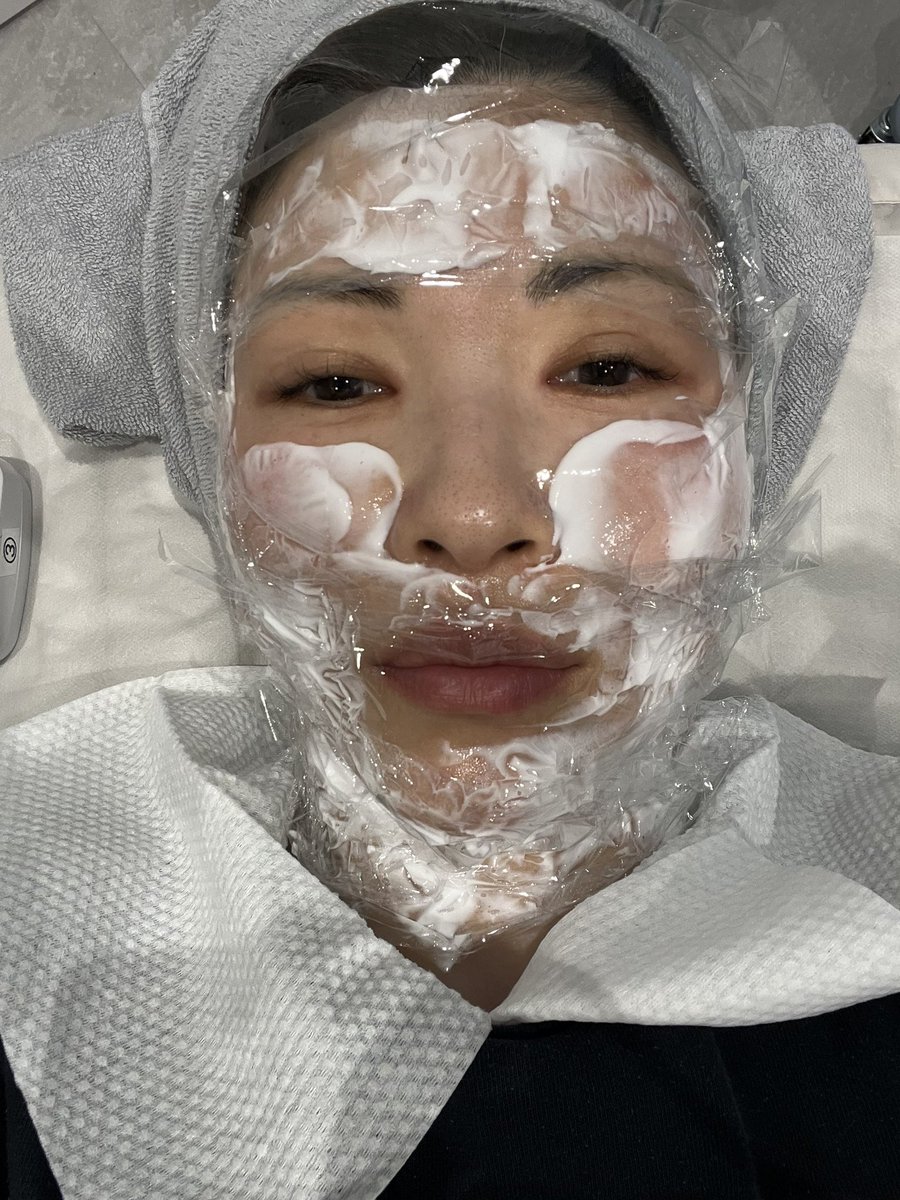 ボルニューマ終わってこれからソフウェーブ🤢めちゃくちゃ痛いらしいからマジでびびってる🤢表面麻酔、ロキソニン➕カロナール内服して待機これからブロック麻酔もしてもらう🤢びびりすぎて💩とおしっこ両方したくなってきた🤢