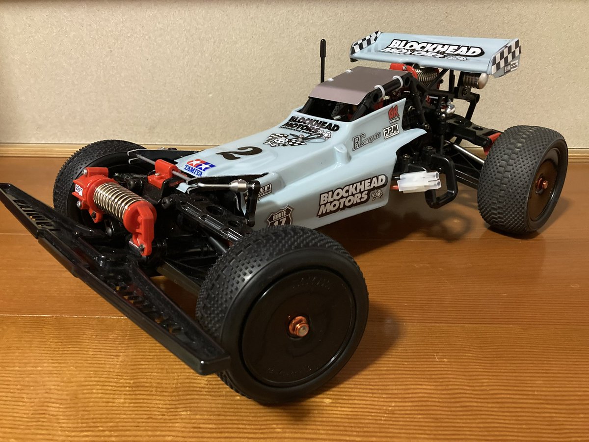 take_rcm's tweet photo. 4月16日はホットショット生誕(販売)40周年とのこと🎊
初めて見た時のインパクト、親に何度もお願いしてやっと買ってもらったこと等まるで昨日のことのよう😊
タミヤ車でトータルで1番好き✨
だからもったいなくて走らせられないんです🤭
#tamiya_rc
#タミヤホットショット
#昔から赤ではなく青派 https://t.co/uX7yOhIzGO