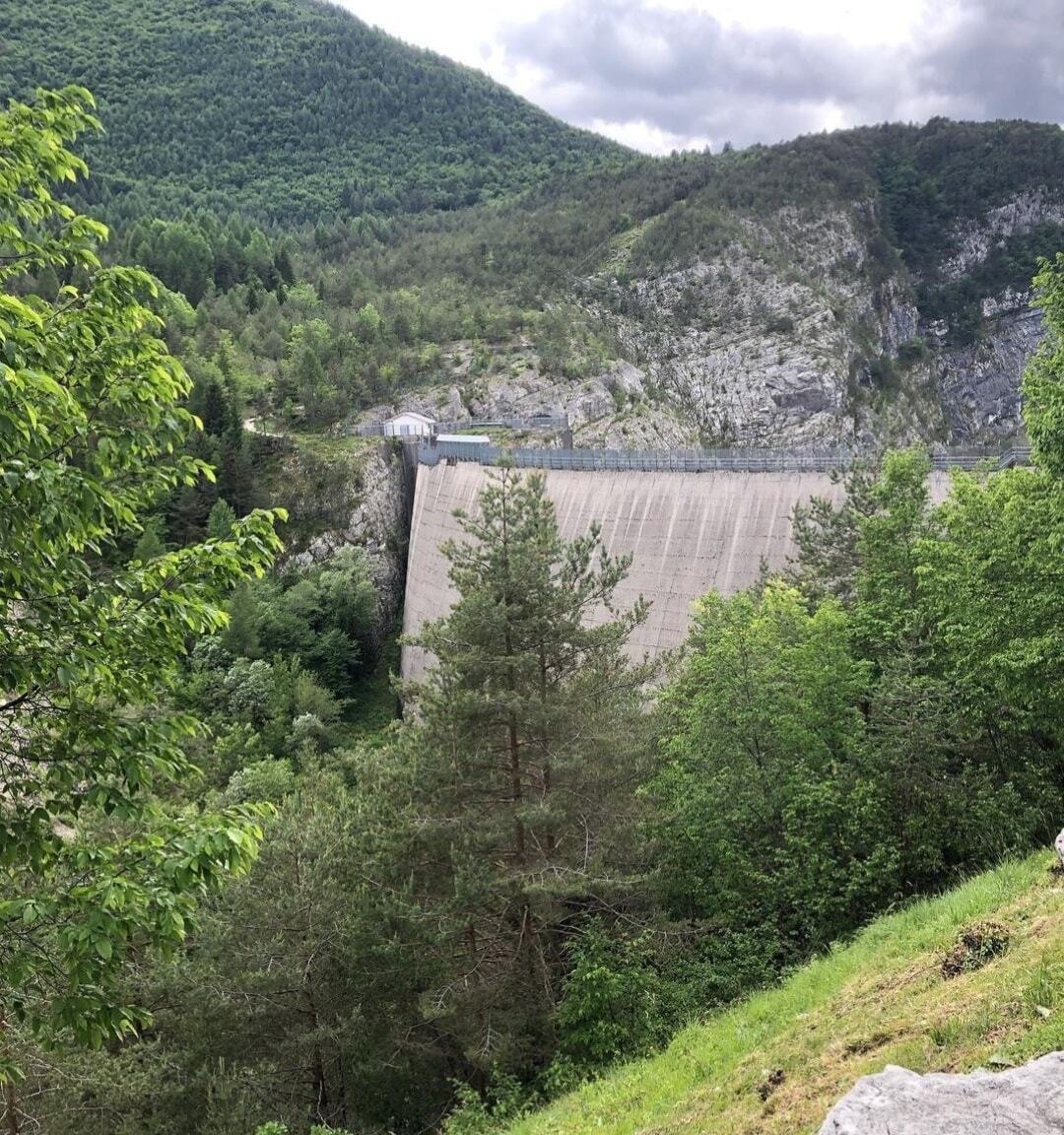 parcoDF's tweet photo. Il Vajont è riflessione. Andare sui luoghi di questa immane catastrofe significa, per prima cosa, restare sconcertati e, allo stesso tempo, permettere alla memoria di rimanere.

Ph. 
@ bennyx24
@ ivanooe
@ collegiomarconi
@ fr8pa

#vajont #pernondimenticare #ertoecasso #pordenon https://t.co/703ivxDcsE