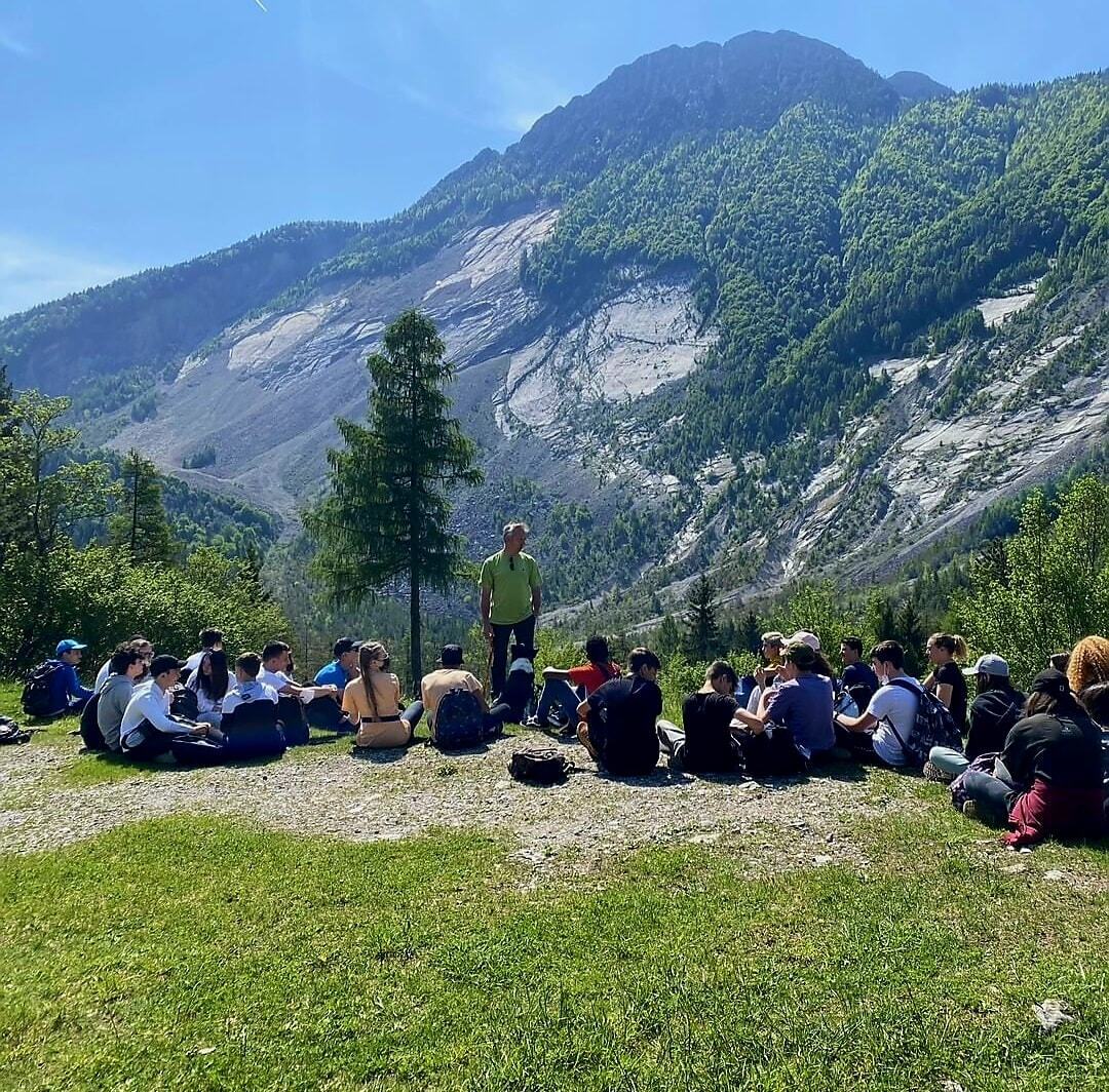 parcoDF's tweet photo. Il Vajont è riflessione. Andare sui luoghi di questa immane catastrofe significa, per prima cosa, restare sconcertati e, allo stesso tempo, permettere alla memoria di rimanere.

Ph. 
@ bennyx24
@ ivanooe
@ collegiomarconi
@ fr8pa

#vajont #pernondimenticare #ertoecasso #pordenon https://t.co/703ivxDcsE