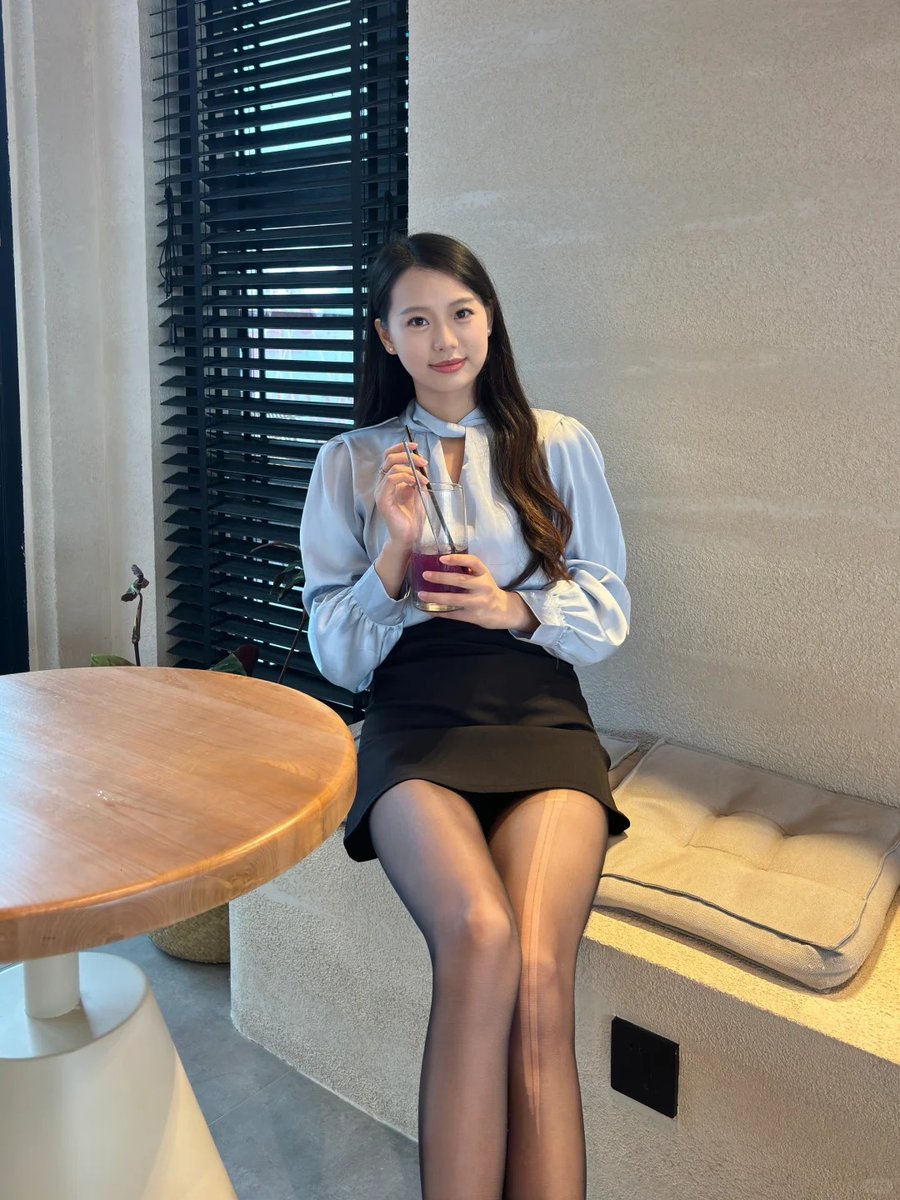 jtm2024's tweet photo. 买图加Q，不闲聊，带出处：3107629785 （注明来意），腿图50一套，大几千张，全部日常收集，精选中的精品，包榨！（大部分带出处）    
#盯射 #射屏 #美腿 #反差 #榨精 #意淫 #极品美腿 #翘臀 #射脸 #ahegao https://t.co/8p1UtWM3Su