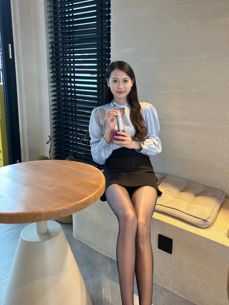jtm2024's tweet photo. 买图加Q，不闲聊，带出处：3107629785 （注明来意），腿图50一套，大几千张，全部日常收集，精选中的精品，包榨！（大部分带出处）    
#盯射 #射屏 #美腿 #反差 #榨精 #意淫 #极品美腿 #翘臀 #射脸 #ahegao https://t.co/8p1UtWM3Su