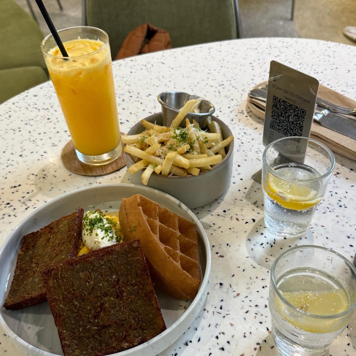 IM BACK!! with my new phone all repaired and ready ⭐️ i took these this past week. so sorry for the inactivity 🥹