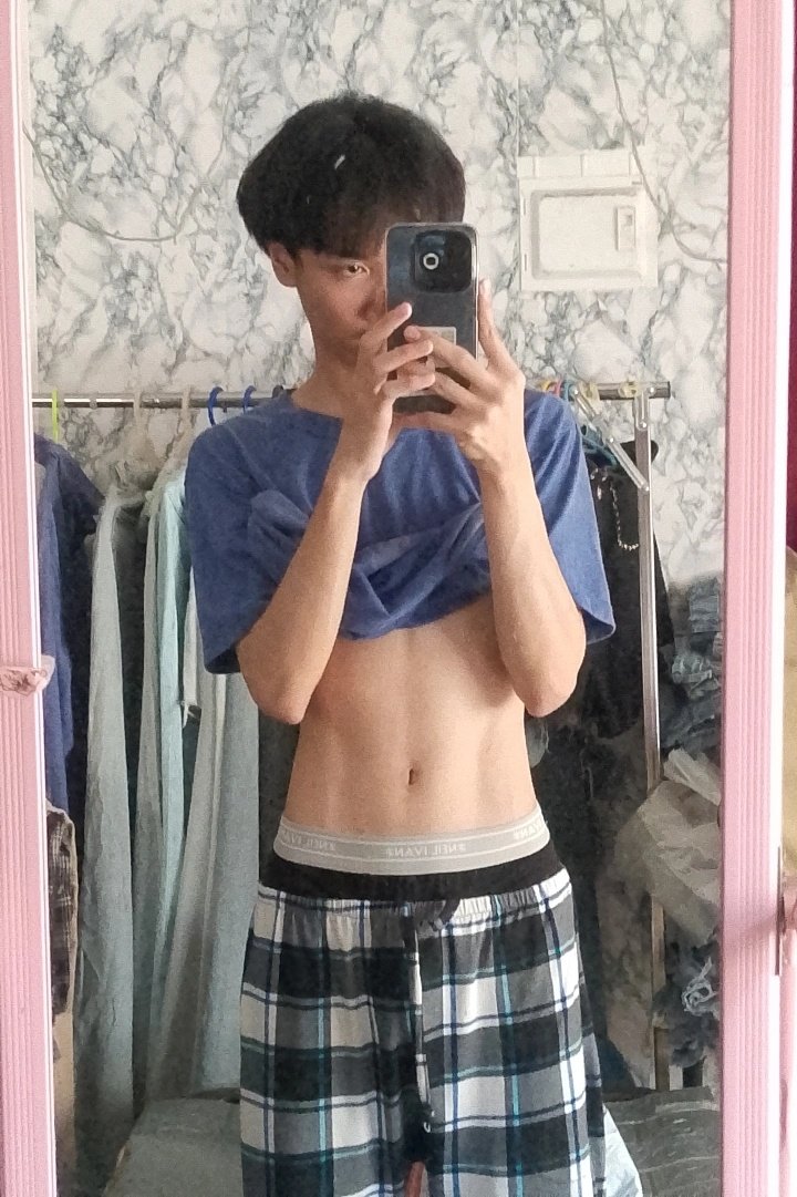 stupideckk's tweet photo. fck the heat. 🤭 https://t.co/oXST0kEB3a