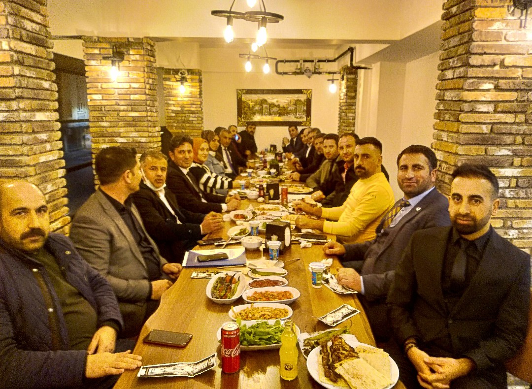 Birlikte Bütünüz Güçlüyüz
Diyerek Çıktığımız Yolda, Emin Adımlarla İlerliyoruz.

Vazifemizin Bilincindeyiz Sorumluluğumuzu Biliyoruz. Görevimizi Büyük Bir İstek ve Titizlikle Yapmaya Çalışıyoruz. Bizlere İnanıp, Destek Verip, Hak Arama Mücadelemizde Yanımızda Olan Herkese