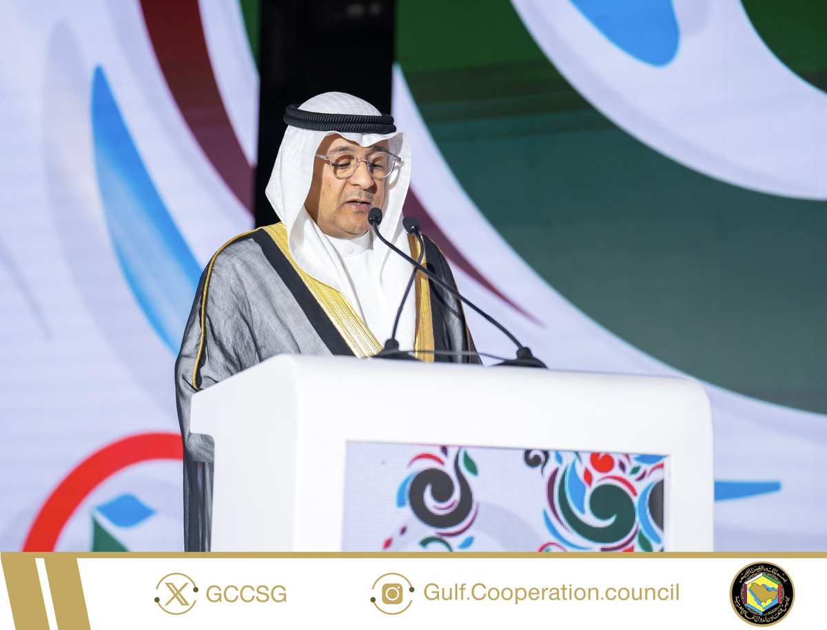 GCCSG's tweet photo. معالي الأمين العام لمجلس التعاون@jasemalbudaiwi : يولي أصحاب الجلالة والسمو قادة دول مجلس التعاون -حفظهم الله ورعاهم- إهتماماً بالغاً بالشباب، إدراكاً بأهمية دورهم في مسيرة التنمية، وبناء المجتمعات الخليجية القادرة على مواكبة التحديات.

https://t.co/1LNn4s7veb

#يوم_الشباب_الخليجي
#إبداع_ريادة_إنجاز
#مجلس_التعاون
