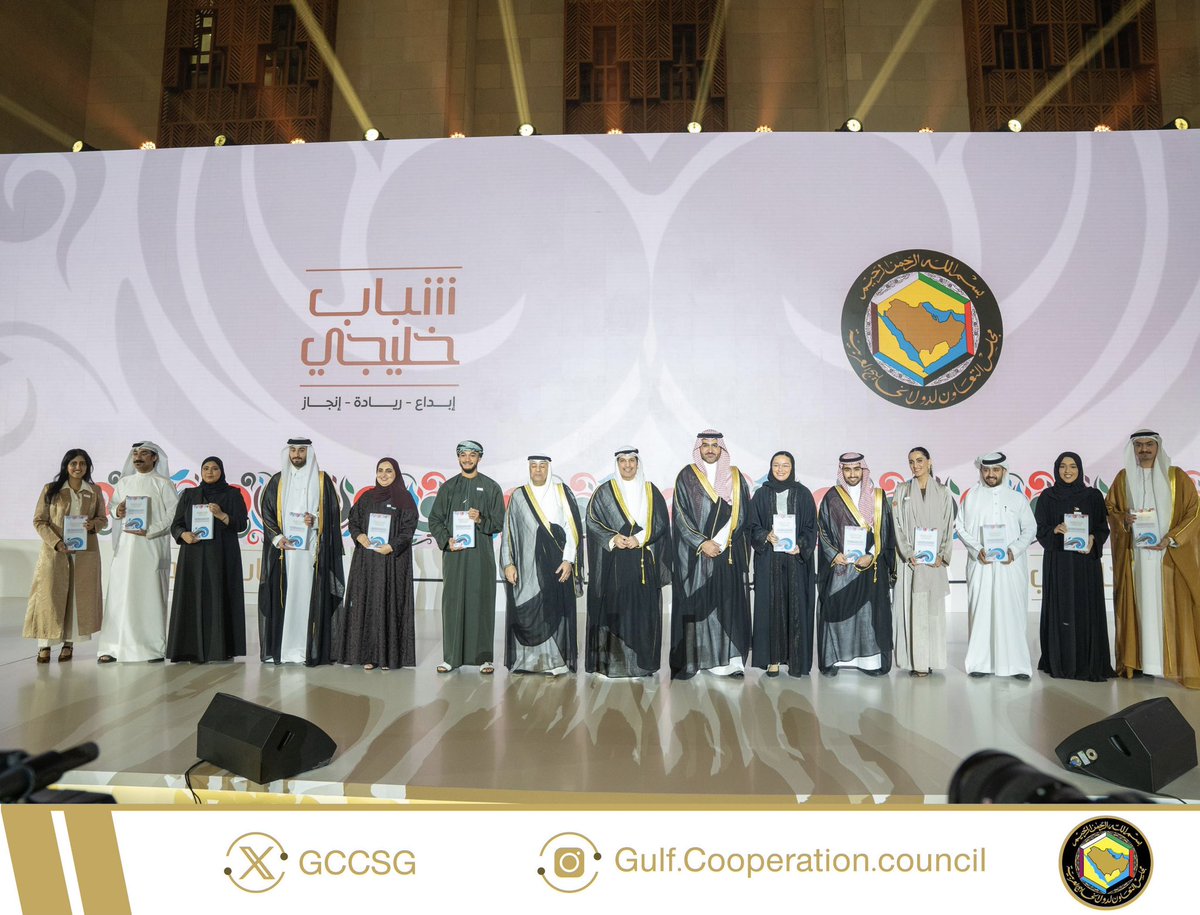 GCCSG's tweet photo. معالي الأمين العام لمجلس التعاون@jasemalbudaiwi : يولي أصحاب الجلالة والسمو قادة دول مجلس التعاون -حفظهم الله ورعاهم- إهتماماً بالغاً بالشباب، إدراكاً بأهمية دورهم في مسيرة التنمية، وبناء المجتمعات الخليجية القادرة على مواكبة التحديات.

https://t.co/1LNn4s7veb

#يوم_الشباب_الخليجي
#إبداع_ريادة_إنجاز
#مجلس_التعاون
