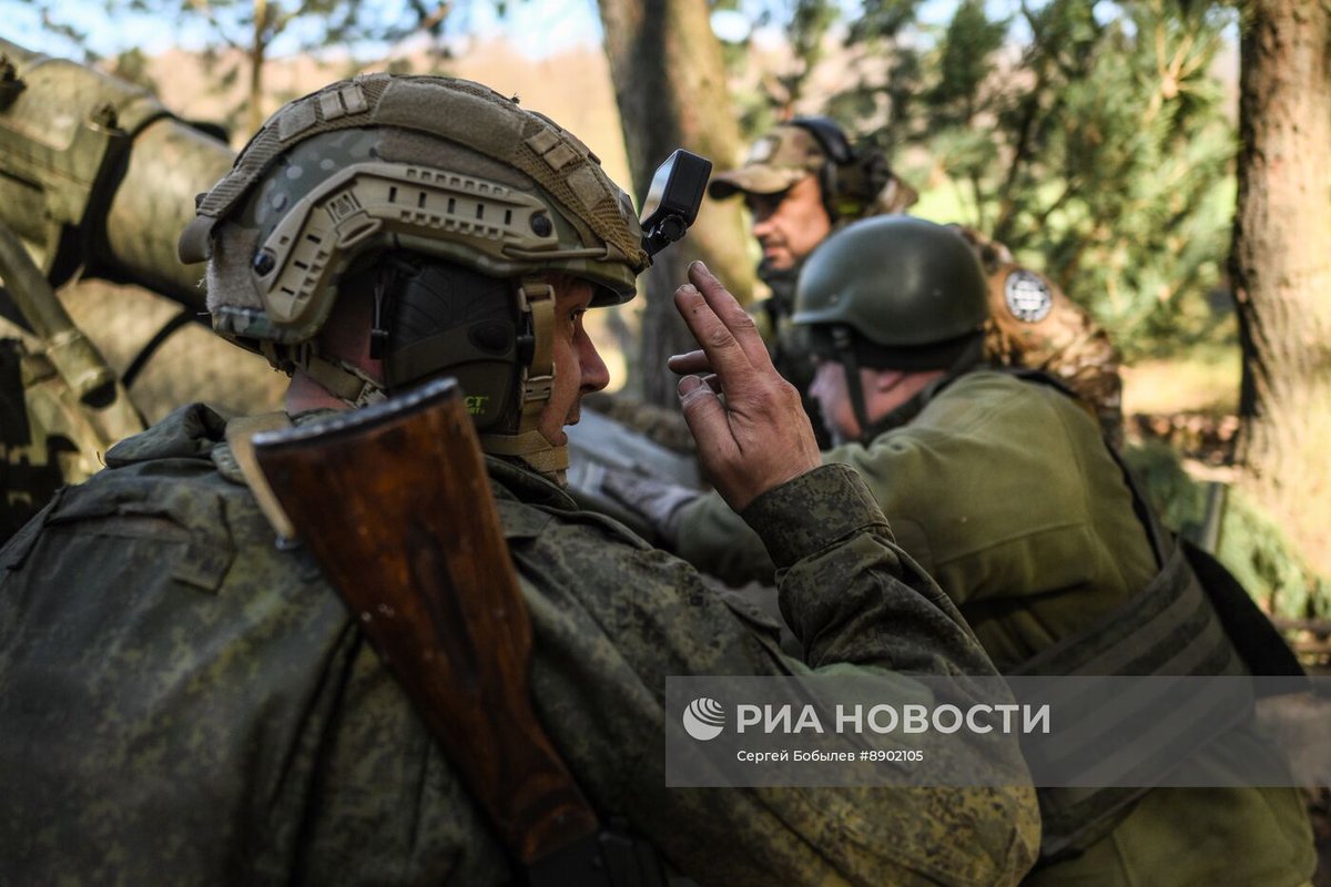 TheGreyPatriot_'s tweet photo. 🇷🇺 Today's work of M-46 howitzer unit from 30th Motorized Rifle Regiment of Group of Forces "North" in Kursk Oblast.
Part 2 of 2
#Russia #Russian #Russians #Today #SVO #Artillery #Cannon #Howitzer #Military #Tactical #Kursk #Combat #M46 #Forest https://t.co/tVVKCNRHSt