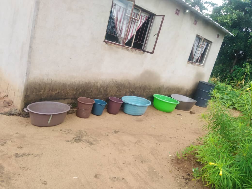 #LetsTalkZimlife....cont.  So residents of Mabelreign have now gone a total of 10 days without even a trickle of water coming out from the taps. I don't know what the Min. of Local gvt thinks of this direlect lack of service delivery. This is a potential health bomb. The