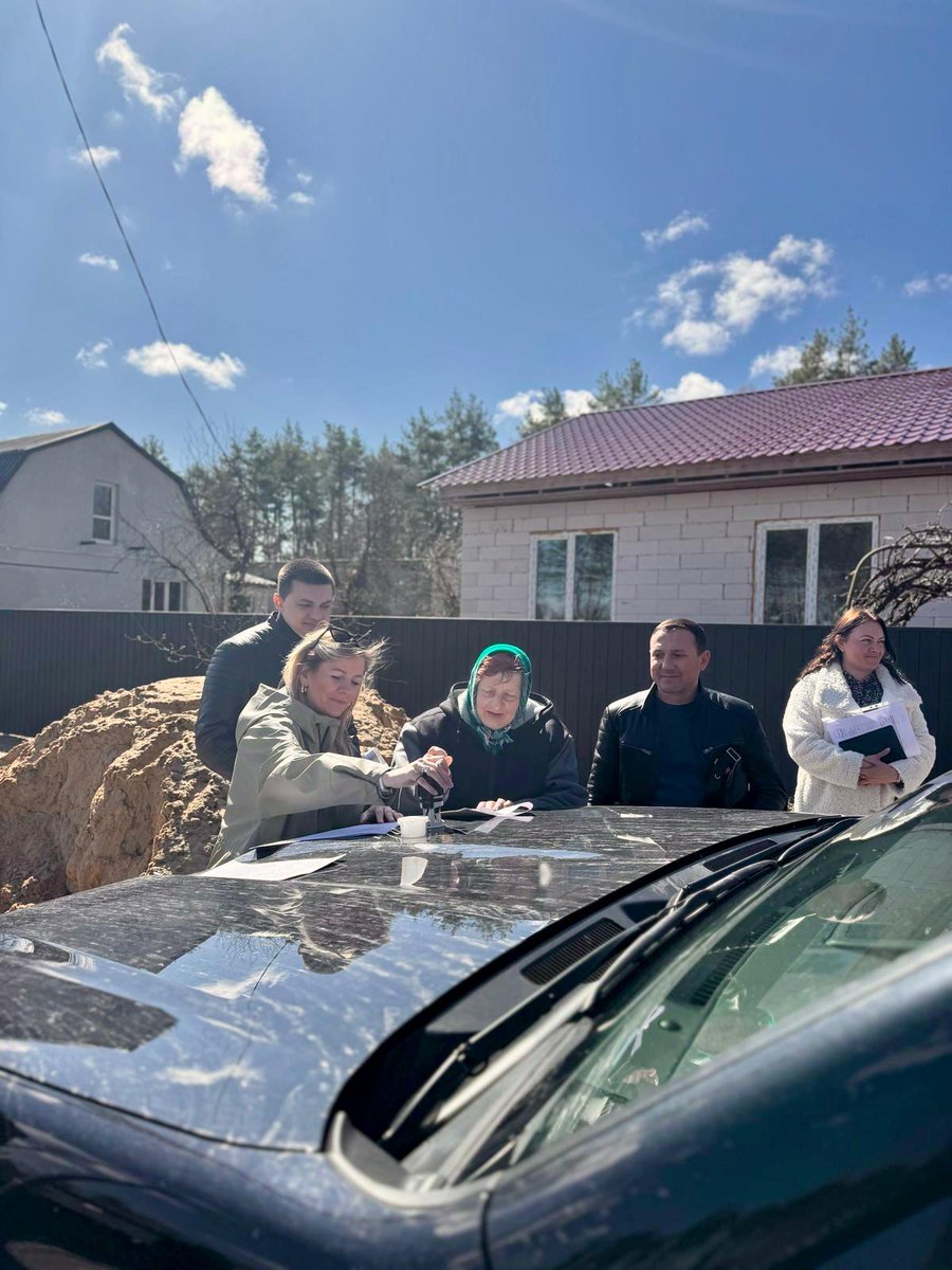 UznemejiMieram's tweet image. Sākam rekonstruēt dzīvojamās mājas Jahidnes ciemā 🇺🇦🇺🇦
Okupantu terorizētajā ciematā palīdzēsim piecām ģimenēm atjaunot mājas, dodot iespēju atgriezties un sniedzot dzīvošanai piemērotus apstākļus. 
#LATDEV #AtbalstuUkrainu #attistibassaаarbiba