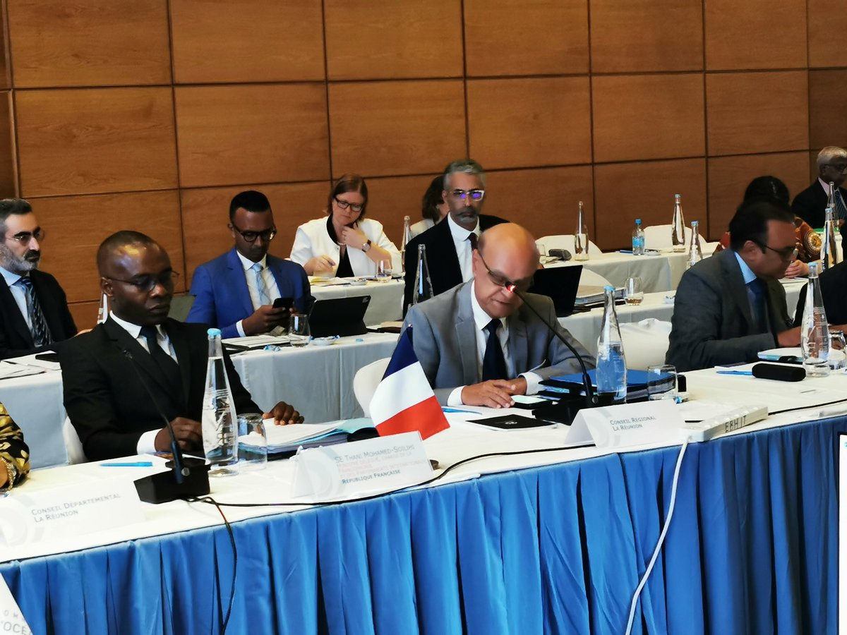 Commission de l’océan Indien COI_IOC (@commission_coi) on Twitter photo Ouverture du 39e #ConseilDesMinistres 🇸🇨
<a href="/Region_Reunion/">Région Réunion</a> par la voix de Wilfrid BERTILE souligne l'engagement de la Région au sein de la COI ➡️ surveillance des pêches, sécurité maritime, formation, météorologie, déploiement de VSI <a href="/FVolontaires/">France Volontaires</a> et aussi agriculture Ouverture du 39e #ConseilDesMinistres 🇸🇨
<a href="/Region_Reunion/">Région Réunion</a> par la voix de Wilfrid BERTILE souligne l'engagement de la Région au sein de la COI ➡️ surveillance des pêches, sécurité maritime, formation, météorologie, déploiement de VSI <a href="/FVolontaires/">France Volontaires</a> et aussi agriculture