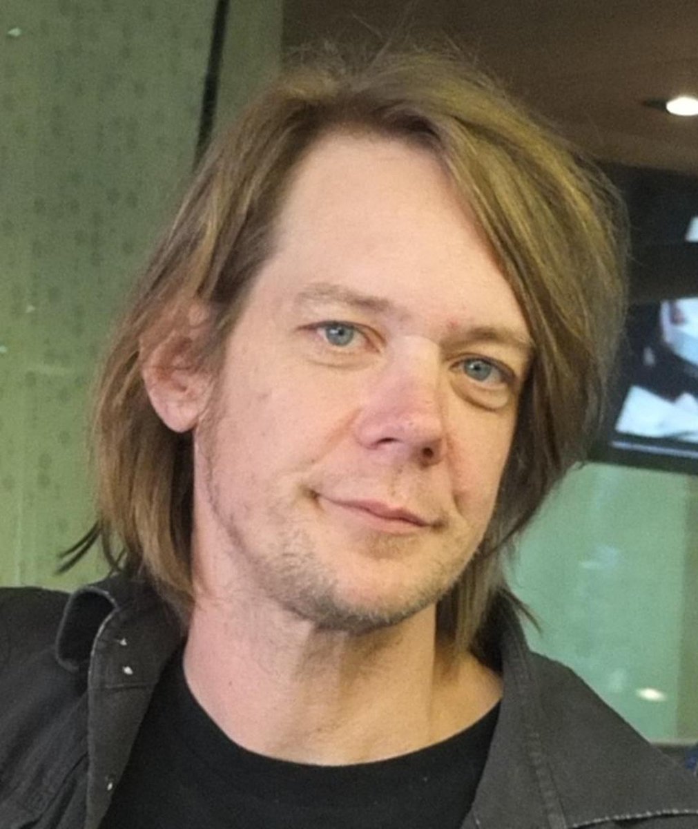 MaxxGhe's tweet photo. 16/04/1964.
Nasce a Green Bay, nel Wisconsin, David Pirner, frontman dei Soul Asylum famosi soprattutto per la canzone “Runaway Train”: 
https://t.co/jVcm0szMbZ
#DavidPirner #SoulAsylum https://t.co/bCmcFOIKtc