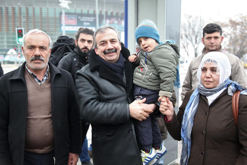 10 Ekim ailemizin yanında olan Sırrı Süreyya Önder'e geçmiş olsun dileriz. Biran önce sağlığına kavuşmasını umutla bekliyoruz. 
10 Ekim Barış Derneği

📷 <a href="/ozcan62yaman/">özcan62yaman</a>
