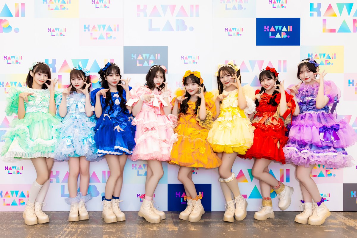 CUTIE_STREET_'s tweet photo. ✨🎉愛知/兵庫 大特典会 2次受付開始🎉✨

5/5(月祝)
『大特典会 in 愛知』
📍名古屋市中小企業振興会館

5/6(火祝)
『大特典会 in 兵庫』
📍神戸国際展示場

2次抽選受付が開始しました🤍

▼ご応募お待ちしております✨
https://t.co/9KxmwOeHaG
期間：~4/18(金)12:00

🎀1部 10:00~11:00
🎀2部 11:15~12:15
🎀3部 13:15~14:15
🎀4部 14:30~15:30
🎀5部 16:30~17:30
🎀6部 17:45~18:45

#CUTIESTREET #きゅーすと 
#KAWAIIMAKER #きゅーてすと