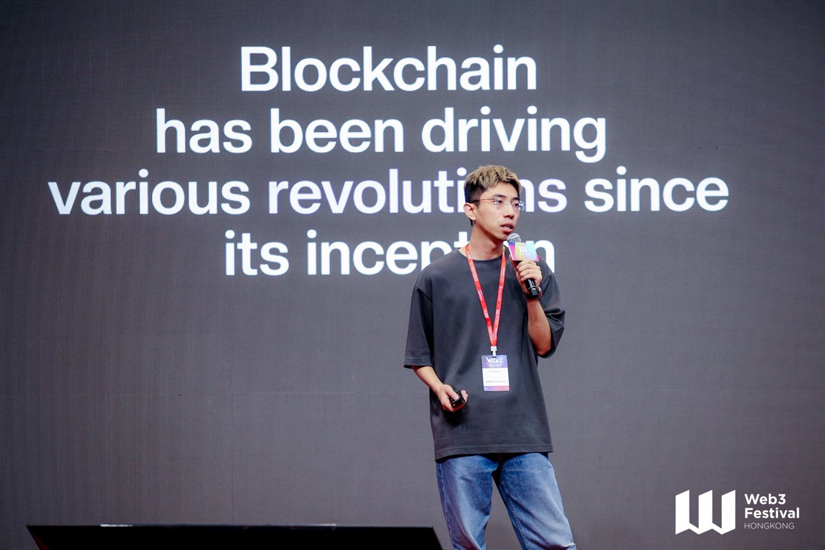 ChainbaseHQ's tweet photo. At the Hong Kong Web3 Festival, our founder mogu explored how data in Web3 is undergoing a paradigm shift, one that will define the next era of AI, ownership, and intelligence.

Let’s break it down. 🧵👇 https://t.co/mmyCYOK1i8